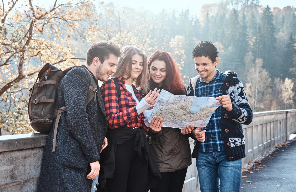 Join Friends group, ways to make friends while traveling