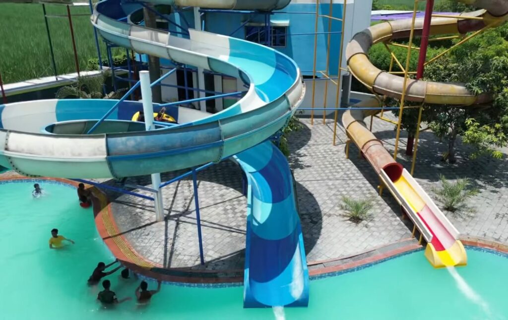 Blue Bubble Water Park water slides