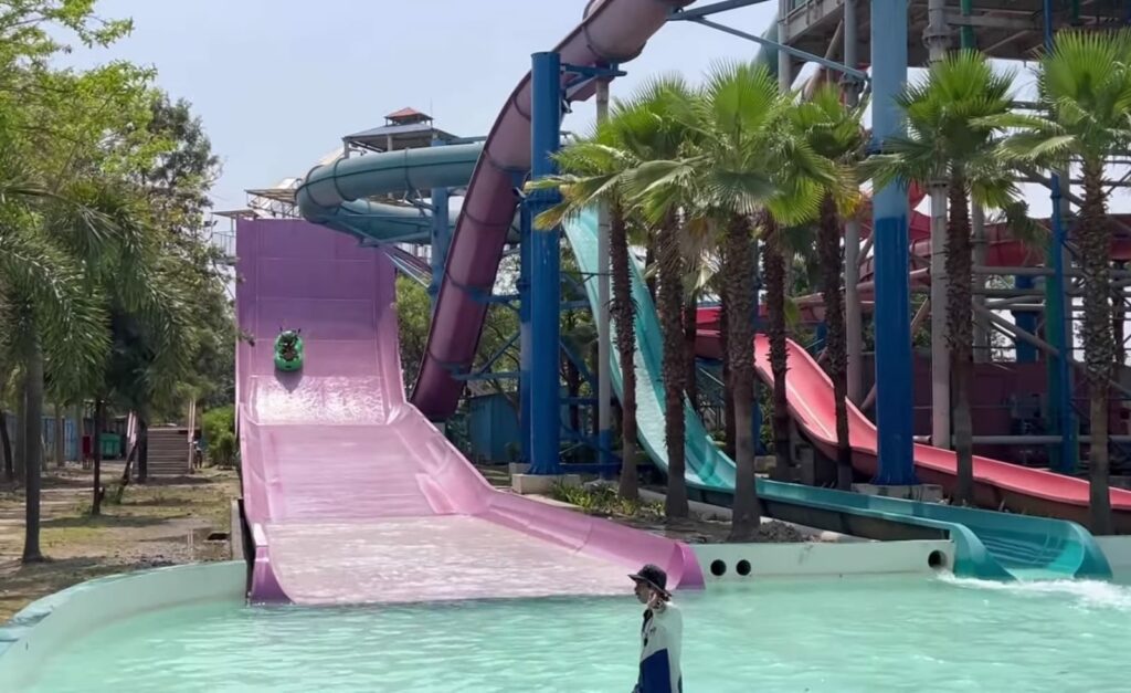 Lagoon Water Park