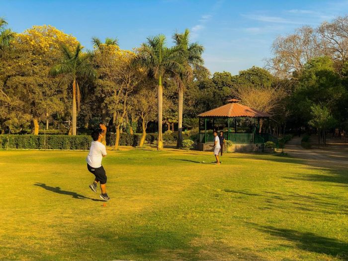 Boys playing in Talkatora Garden