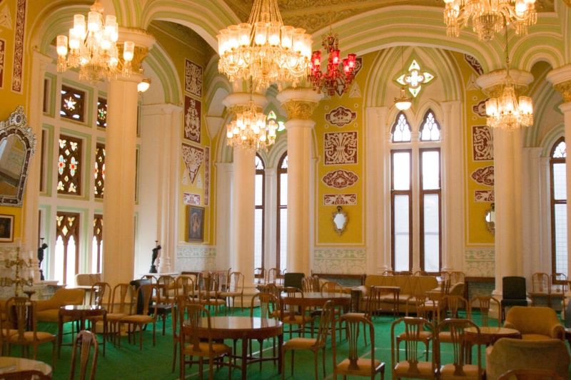 Royal interiors of Bangalore Palace