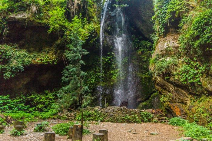 Jibhi Waterfall