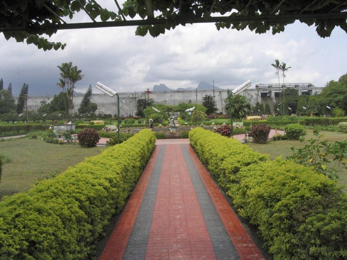 Park and Lawn Areas of Malampuzha Garden