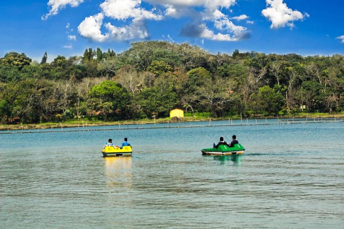 Nandan Kanan Lake