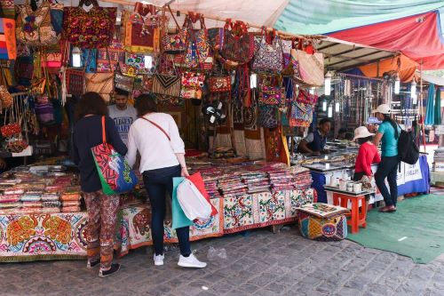 A Guide for First Time Visitors to Dilli Haat