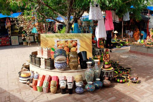 Famous Handicrafts and Souvenirs to Buy