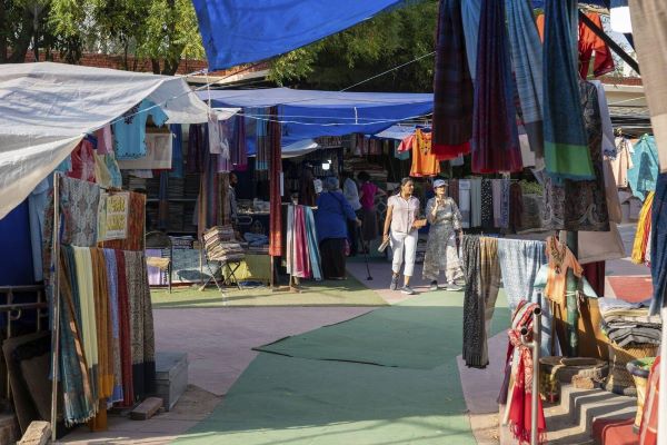 How to Enjoy Dilli Haat on a Budget